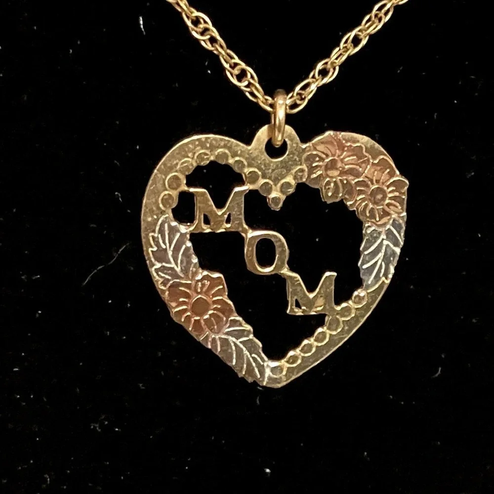 Princess Pride Creations Vintage 14k Gold Filled Heart Mom Necklace 18in Chain